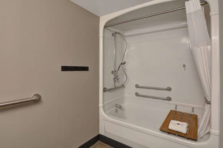 Room 22 of 28